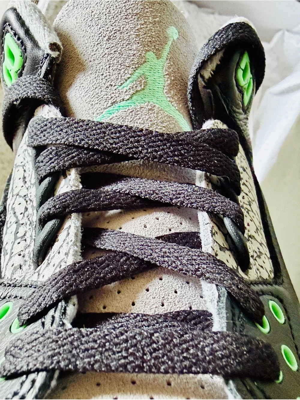 Air Jordan 3 Retro Green Glow Men’s 11.5 New